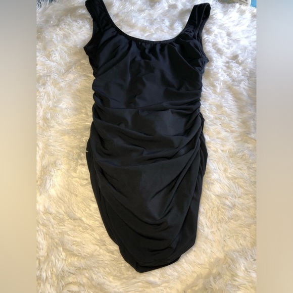 VENUS Black One Piece gathered Sleek Design size 6 NWOT - Picture 5 of 16